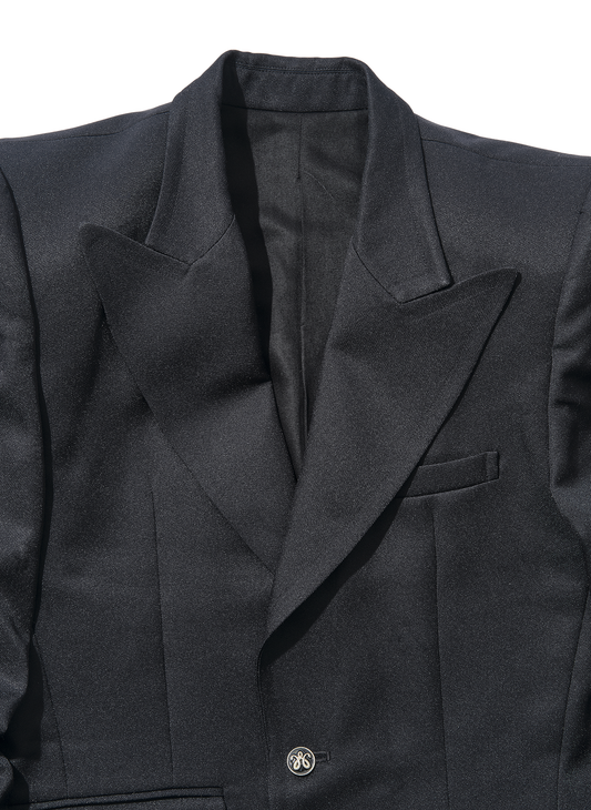 29-ShowPiece / PEAKED SHOULDER BLAZER