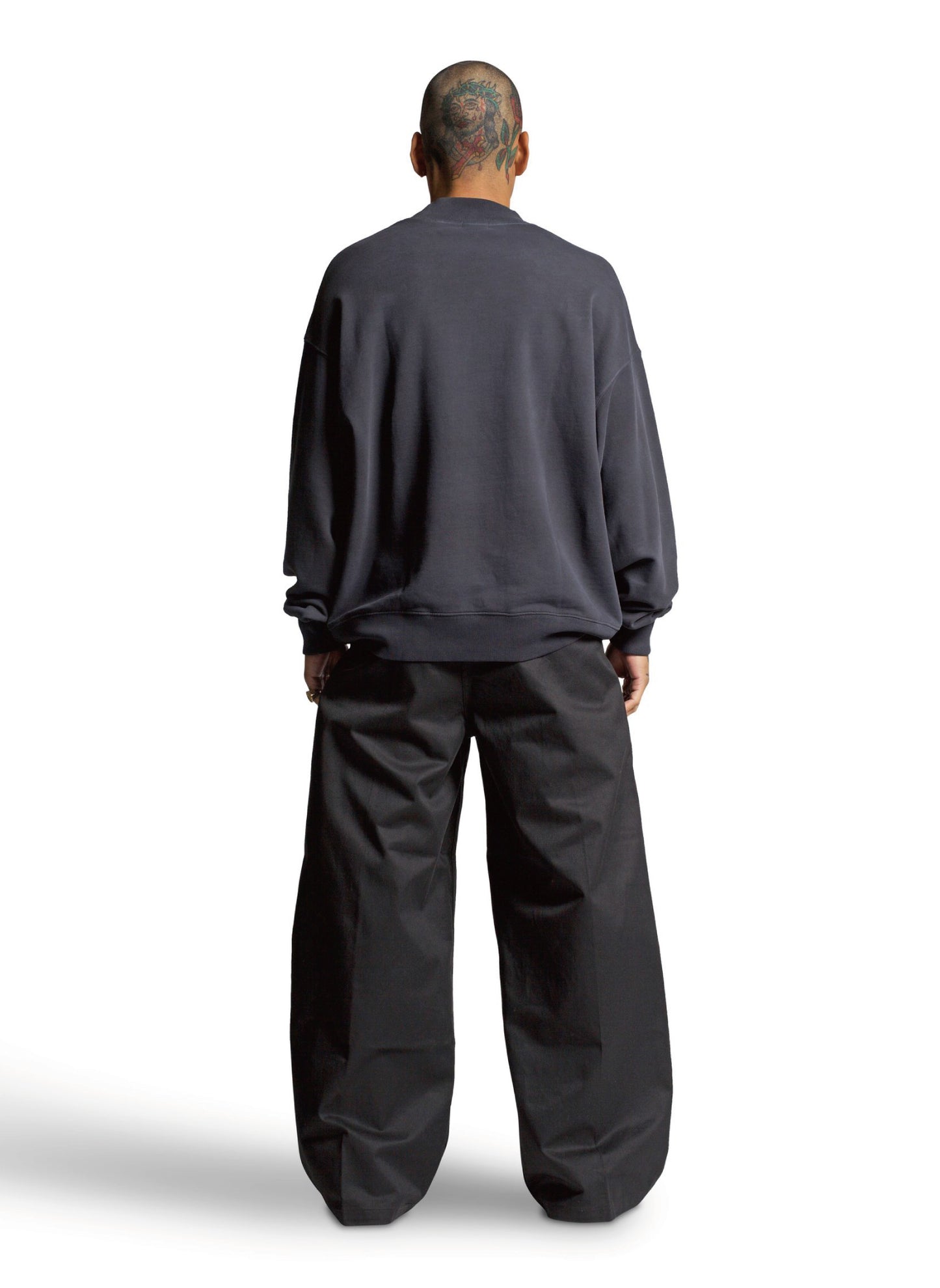 MOCK NECK SWEAT